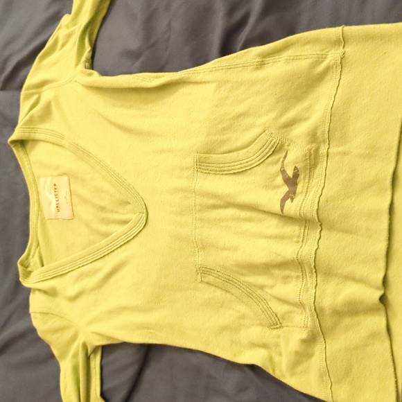 Adorable top. Barely worn. Amazing condition. Smoke free and pet free home. - Picture 2 of 4